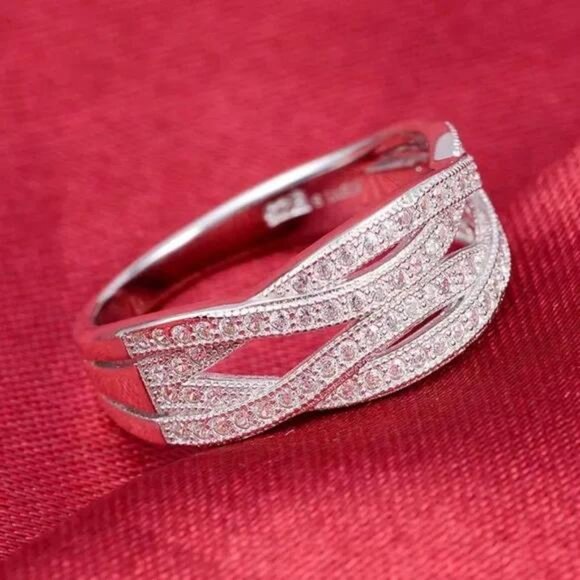 NEW ETERNITY 925 STERLING SILVER RING, BEAUTIFUL RING, SHINY RING. - Picture 3 of 4